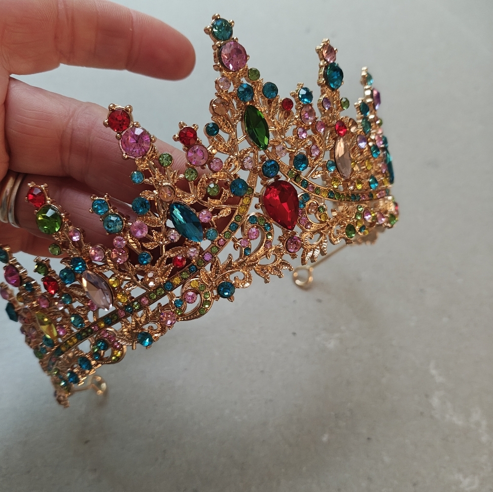 Multicolor Crystal Tiara - Picture 11 of 12